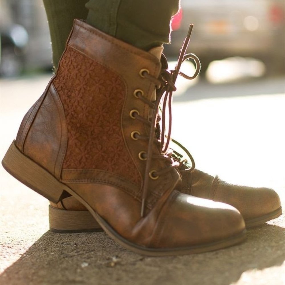 BN Wanted Brown Crochet Boots